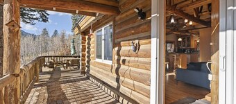 Historic Log Cabin, Incredible Lake Views, Pet Friendly!