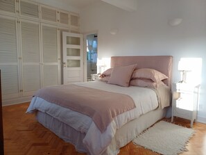 4 bedrooms, iron/ironing board, travel cot, free WiFi