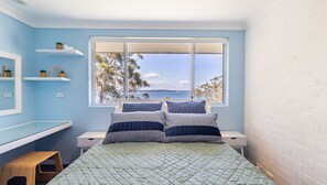 4 bedrooms, desk, iron/ironing board, free WiFi