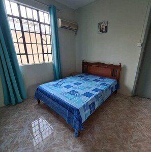 2 bedrooms, in-room safe, desk, iron/ironing board