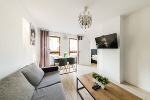 Sistema de insonorización, tabla de planchar con plancha y wifi gratis 