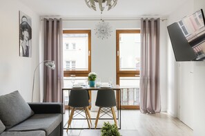 Superior-Apartment | 1 Schlafzimmer, schallisolierte Zimmer, Bügeleisen/Bügelbrett