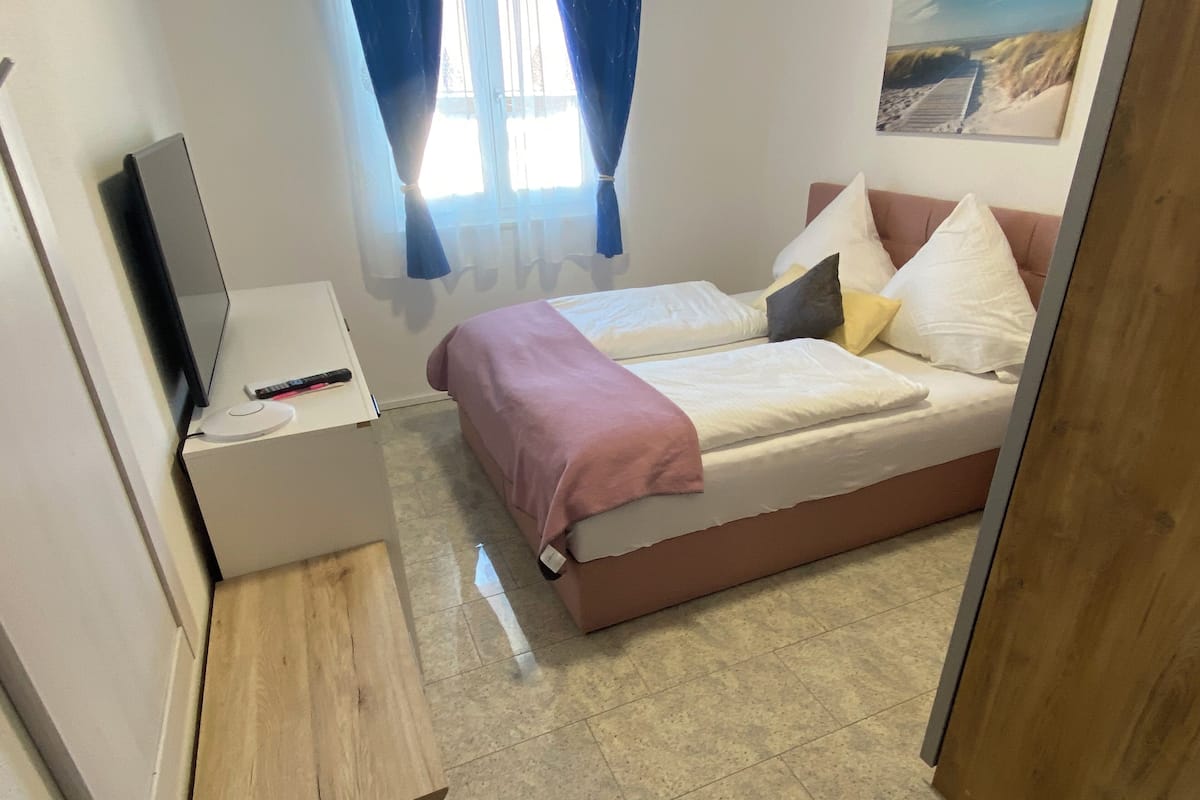 Phòng đôi Tiêu chuẩn, quang cảnh sân vườn | Bộ trải giường bằng vải cotton Ai Cập, bộ đồ giường cao cấp 