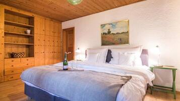 1 Schlafzimmer, BĂŒgeleisen/BĂŒgelbrett, kostenloses WLAN, BettwĂ€sche