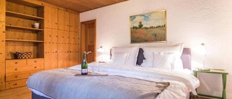 1 soverom, strykejern/-brett, wi-fi (inkludert) og sengetøy