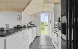 Køleskab, ovn, kogeplade, opvaskemaskine