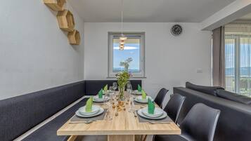 Villa | 3 bedrooms, Internet