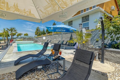 Pool Whirlpool Villa Art Four