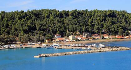 Maritinas Stone Apartment On The Beach