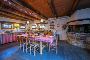 House | 4 bedrooms, Internet