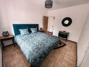 5 bedrooms
