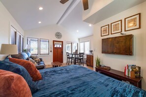 1 bedroom - The Barn Swallow Cabin 15min to Magnolia Baylor (Elm Mott)