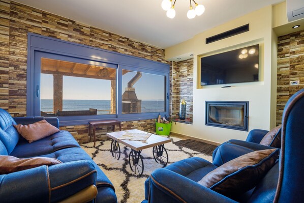 House | 3 bedrooms, Internet - Maritinas Stone House On The Beach (Pyrgos)