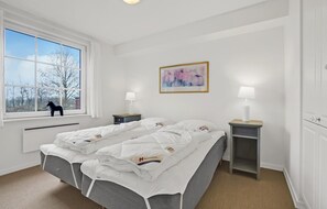 3 bedrooms, travel cot, free WiFi