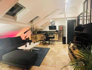 Smart TV, video games