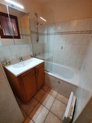 Badewanne, Haartrockner