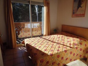 4 chambres, fer et planche à repasser, Wi-Fi gratuit