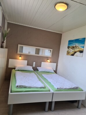 2 Schlafzimmer, Reisekinderbett, kostenloses WLAN