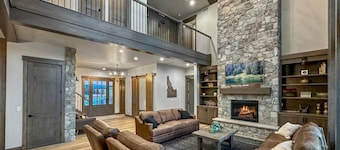 Lakeside 7 Bedroom Cabin w/ Private Boat Dock