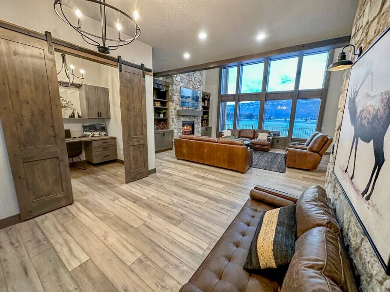 Smart TV, fireplace, ping pong, offices