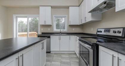 Spacious 3-4 Bdrm New Town Home