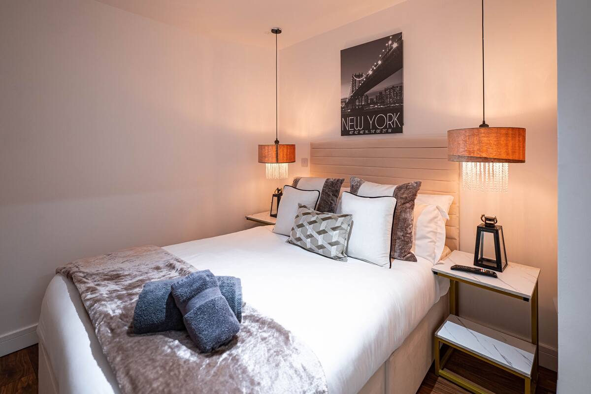 Leilighet – deluxe, spabadekar, byutsikt (Apt 5) | Sengetøy av topp kvalitet, blendingsgardiner og lydisolert