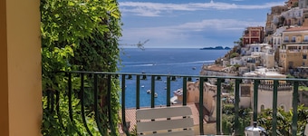 Positano: Casa Ligea--in a beautiful old villa, in the heart of Positano