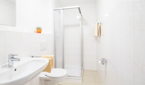Grand Double Room | Bathroom