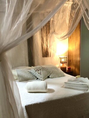 3 bedrooms, desk, iron/ironing board, travel crib - Eliza Bungalow, luxury with sea view in Trancoso (Trancoso)