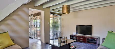 Hus (4 Bedrooms) | Vardagsrum | Tv