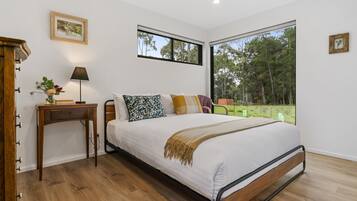 2 bedrooms, Egyptian cotton sheets, premium bedding