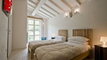 3 sovrum, vÀrdeförvaringsskÄp pÄ rummet och strykjÀrn/strykbrÀda