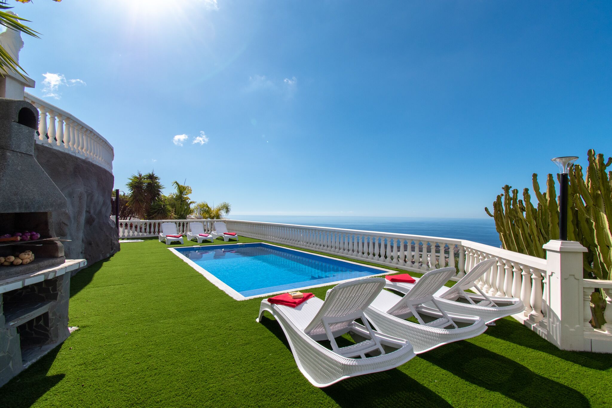 Upper level pool terrace