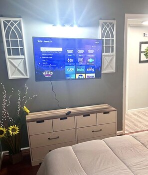 4 bedrooms, desk, iron/ironing board, free WiFi