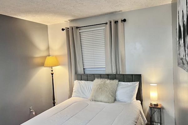 4 dormitoris, escriptori, planxa i posts de planxar i wifi gratuïta