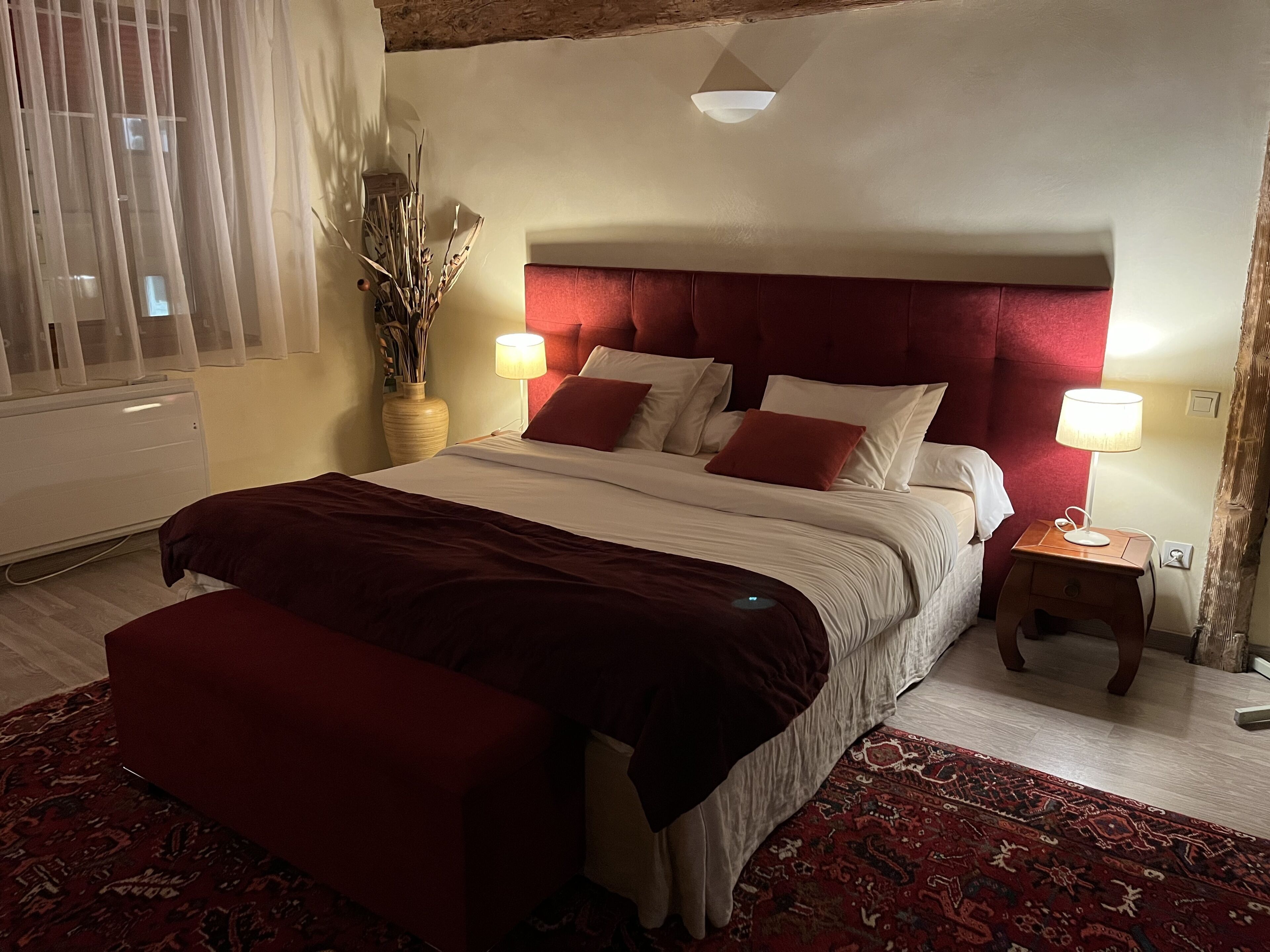 1 habitación, escritorio y cortinas blackout 