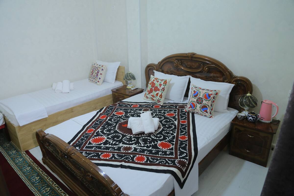 Family Room | Select Comfort beds, WiFi (free), bed sheets