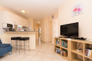 Interior - 2 Bed Hotel Apt, Sleeps 4/6, Costa Adeje, 5 minutes walk to Beach, Shops & Bars (Costa Adeje)
