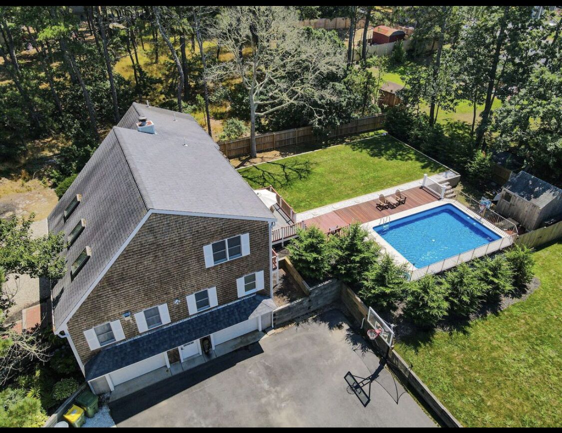 Family Oasis in Great Location with Pool