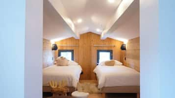 5 chambres, bureau, fer et planche Ă repasser, lit parapluie