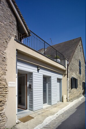Exterior detail - house in the historic city center of Beaune terrace and aircon ! (Beaune)