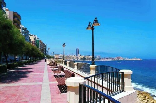 22 - Unique Four Bedroom Townhouse