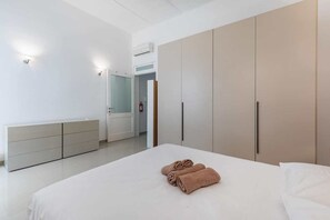 4 Schlafzimmer, Bügeleisen/Bügelbrett, WLAN, Bettwäsche