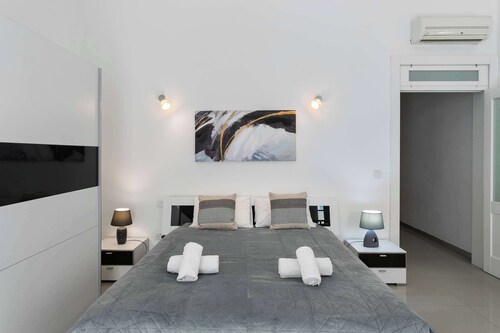 22 - Unique Four Bedroom Townhouse