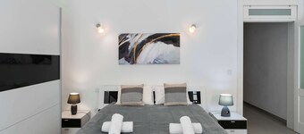 22 - Unique Four Bedroom Townhouse