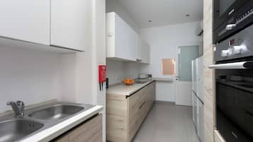 Réfrigérateur, micro-ondes, four, lave-vaisselle