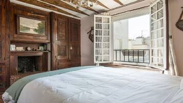 1 bedroom, in-room safe, desk, iron/ironing board