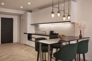 Executive Apartment | Private kitchen
