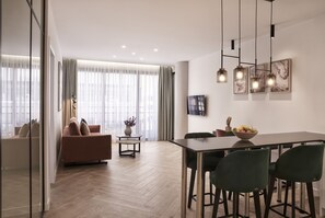 Superior Apartment | 1 bedroom, in-room safe, desk, blackout drapes