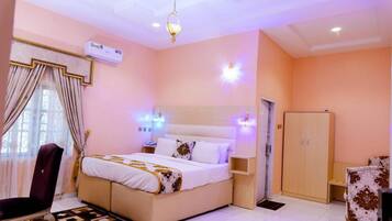 Executive Room | Memory foam beds, laptop workspace, free WiFi, bed sheets